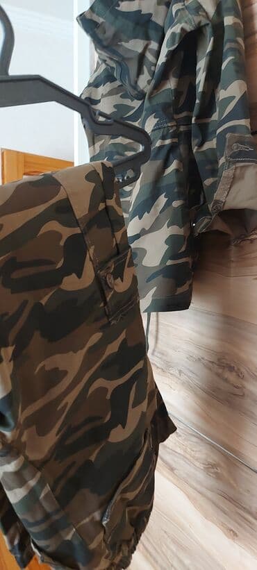 sarı rəngli kişi gödəkçəsi: M razmer.şalvarida var.destdir.tek penceyi satilir.geynilmeyib — 10