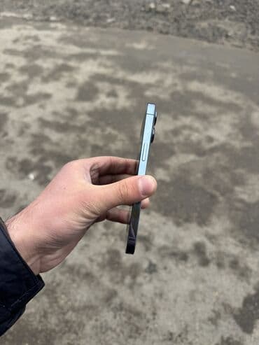 Apple iPhone: IPhone 13 Pro, 128 GB, Sierra Blue, Face ID — 7