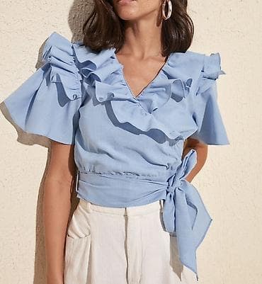 şort: Açıq mavi rəngli qadın bluzu – kəmərli, kəsişən (wrap) model - — 2