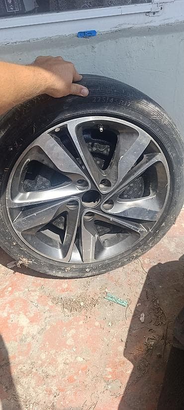 4 teker: 17" yüngül lehimli disk və təkər komplekti - Disk: 5 cıvata dəliyi — 2