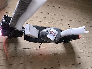 samakat: Elektrik skuter – qara/qırmızı dizayn, güclü şəhər və off-road yürüşü — 4