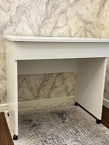 Kompüter masası, Açılmayan, Laminat, Dördbucaq masa