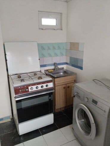 kirayə evlər xalqlar dostluğu: Xırdalanda 11 nömrəli məktəbin yerləşdiyi kücədə 1 otaqlı həyət evi — 4