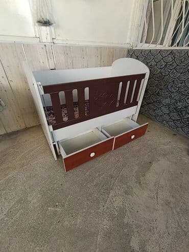 dikt taxta: Для девочки и мальчика, Четырехугольная, Колыбель, С бортиками, С матрасом, С механизмом качания — 5
