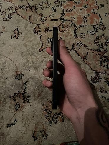 iphone se 2: IPhone 13, 128 GB, Qara, Face ID — 4