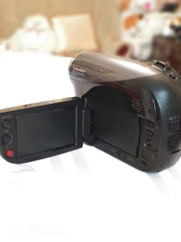 видеокамера hdv: Cox az istifade edilib. Video ve sekil cekir. Sd kart ve balaca disk — 3