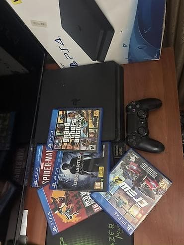 Sony PlayStation 4 Slim oyun konsolu + oyun diskləri paketi Komplekt