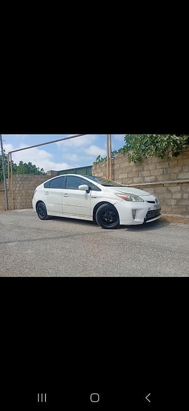cayenne krilo 2013: Toyota Prius: 1.8 l | 2012 il Hetçbek — 2