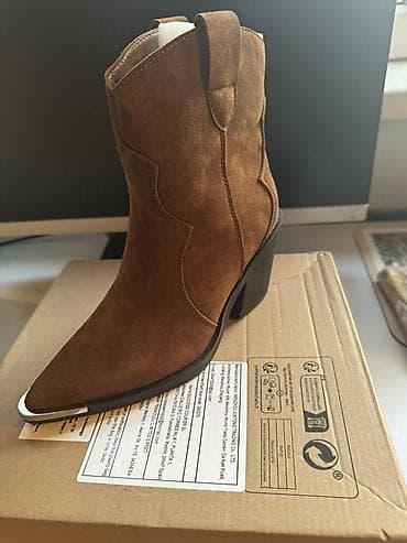 Qadın ayaqqabıları: Qadın kovboy üslubunda bot - Material: yumşaq süet üstlük - Rəng — 2