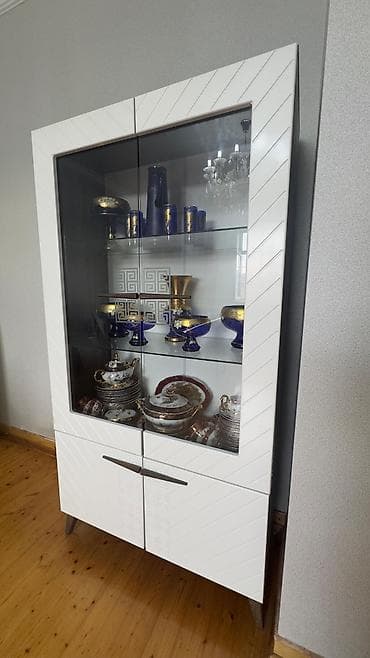 şkaf ucuz: Ağ vitrina şkaf yeni kimidi, klonkasi ustundedi,hec bir cizigi qirigi — 1