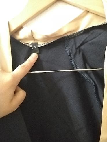 kloun paltarı: Məzuniyyət geyim dəsti - Tünd göy rəngli məzun xalatı, krem rəngli — 3