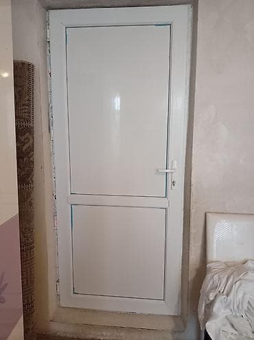 PVC qapı – ağ rəng, 2 ədəddi ölçü 2.20/96. Bir ədədinin qiyməti 90