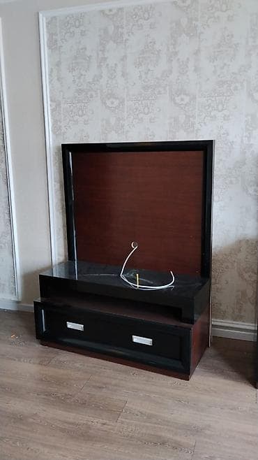 Qonaq otağı üçün mebel dəsti təcili satılır evdən cixmalidi. Endirim — 5