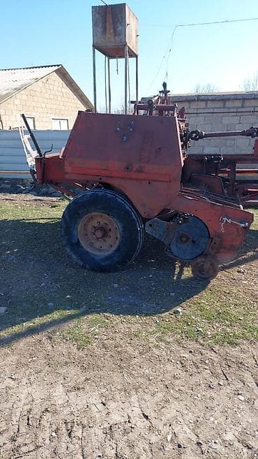 mersedes 4 göz: T-40/MTZ tipli traktorların arxasına qoşulan kvadrat balya presi — 4