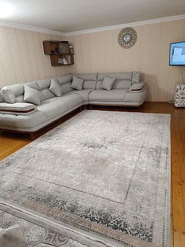 gulun etri uzaqdan geler: Natural xalidan baha alinib.isteseniz gedib qiymetinide soruca — 1