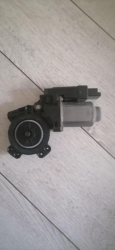 mator reduktor: Məhsul: Şüşəqaldıran mühərriki (elektrik pəncərə motoru və idarəetmə — 3