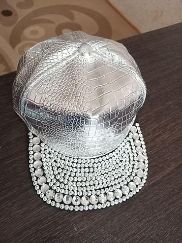 memi paltar: Gümüşü rəngdə dəri fakturalı,parlaq,timsah naxışlı süni dəri effekti — 2