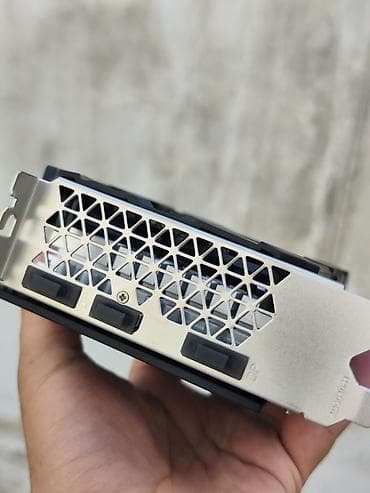 macbook pro: Videokart AMD Radeon RX 580, 8 GB, Yeni — 2