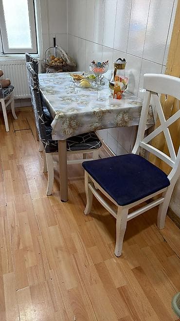 ustolar: Mətbəx üçün, Açılmayan, Dördbucaq masa, 4 stul — 1
