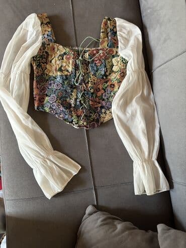 köynək: S olcu Koynek 35 AZN e alinib 15 azn e satilir 2 defe geyinilib hec — 2