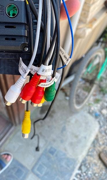 bluetooth aux: Maqnitol, Yeni, AUX, ABŞ, Ünvandan götürmə — 2
