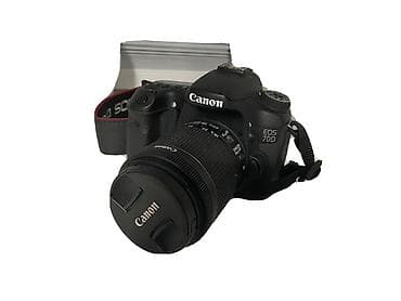 Canon EOS 70D DSLR fotoaparat + Canon EF-S 18-135mm IS STM obyektiv -