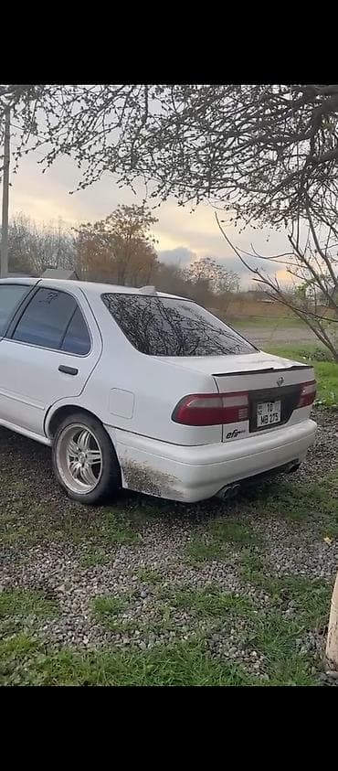elf 5 30 yağ: Nissan Sunny: 1.6 l | 2000 il Sedan — 4