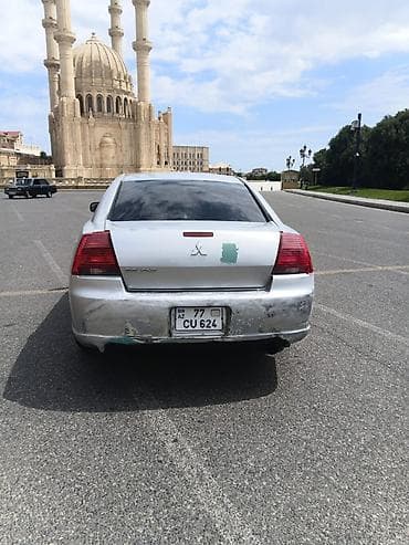 Nəqliyyat: Mitsubishi Galant: 2.4 l | 2008 il Sedan — 2