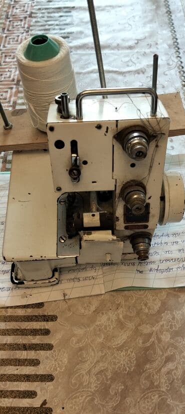 interlok tikiş maşını: Üç saplı Averlok maşın işlək vəziyyətdədir, motor alıb üstünə qoymaq — 1