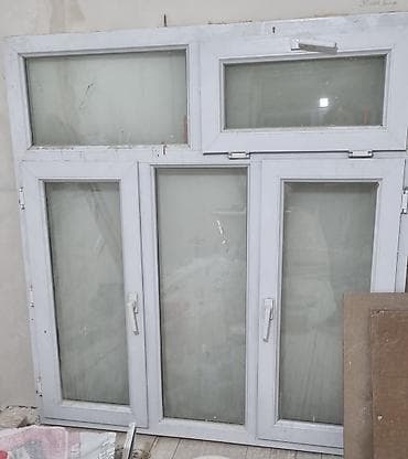 işlənmiş materiallar: İşlənmiş Üçqat şüşə paketi Plastik pəncərə, Еni: 1 sm, Uzunluğu: 153 sm — 1