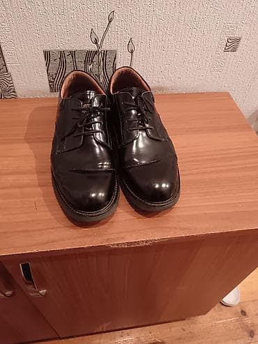 ayaqqabi: Klassik kişi ayaqqabısı – qara rəng, bağcıqlı model. - Material — 2