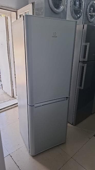 2 двери Indesit Холодильник Продажа, цвет - Серебристый at lalafo.az 2 двери Indesit Холодильник Продажа, цвет - Серебристый