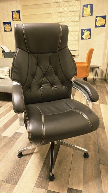 Офисная мебель: С колесиками, Рукояти не регулируются, Кожзаменитель — 2