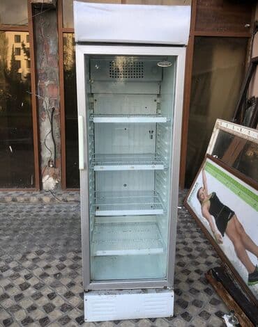 *Fəridə* Qiymət *300 Azn* Yaxşı vəziyyətdə *Su Üçün Vitrin Soyuducu*