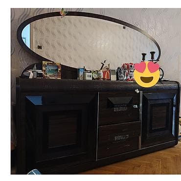 Qiymət: 70 AZN Mebel dəsti: - Geniş komod və böyük oval güzgü. Üst