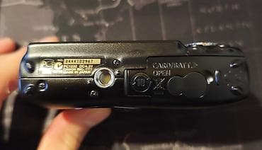 ipad 8: Sensör: 14,7 MP 1/1,7" CCD Lens: Canon 7.7 - 28.5mm f2.8 - 5.8 Minimum — 4