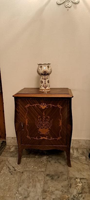 kamp stul: Арабская мебель 1971 г.Красное дерево Tərkib: - 1 böyük — 3