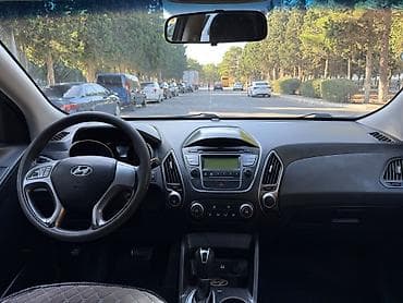 şuşe: Hyundai ix35: 2 l | 2014 il Krossover — 10