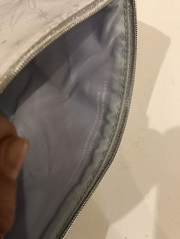 çant: Clarins kosmetik çantası original kosmetichka - Rəng: açıq boz-ağ — 9