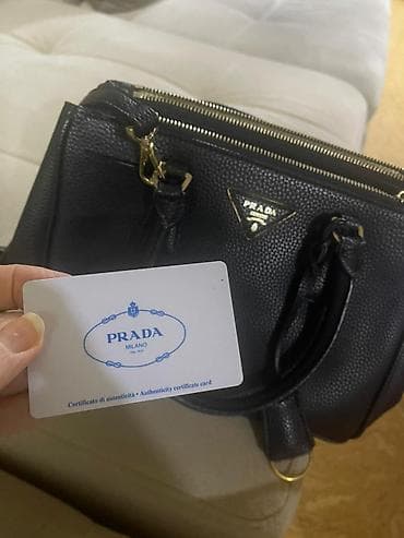 Əl çantası, Prada