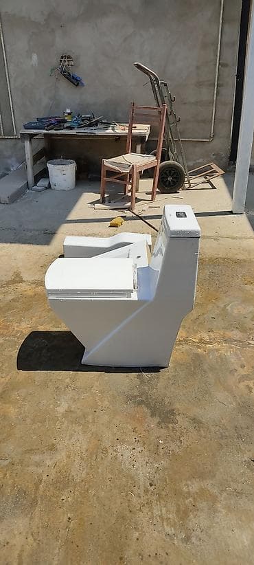 seklər: Hamam-sanitariya dəsti Tərkib: - Birparça unitaz (üst çənli, mexaniki — 2