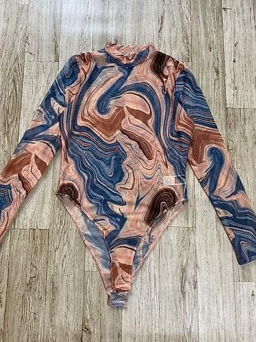 parca cantalar: Qadın bodi dəsti Model və dizaynlar: - Nazik askılı, V-yaxa leopard — 3