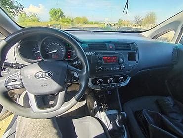 Kia Rio: 1.1 l | 2011 il Hetçbek