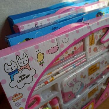 продленка для школьников: Set şəklində uşaqlar üçün xəttkeş yontan karandaş penal pozan — 1