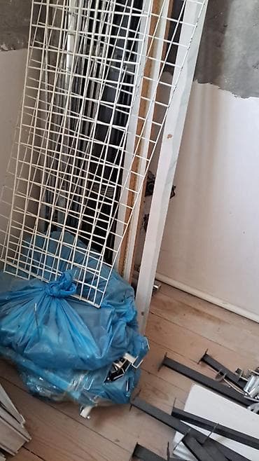 Aksesuarlar üçün vitrinlər: Mağaza vitrin və ticarət avadanlıqları. 
qiymet razilasma yolu ile — 2