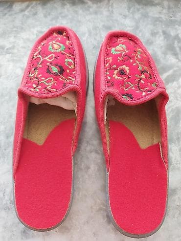 Digər ayaqqabılar: Ölçü: 37, rəng - Qırmızı, Yeni — 10