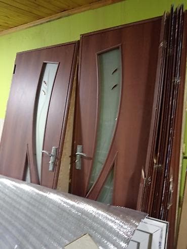 Məhəccərlər: Taxta giriş/qapı dəsti – şüşəli, dekorativ dizayn - Material: ağac — 2