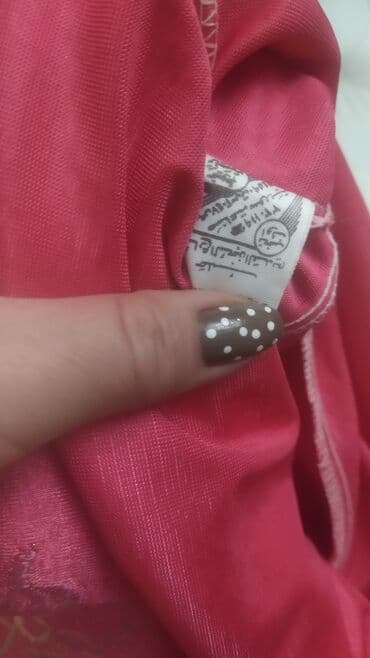 Пальто: Халатик почти новый с яркой вышивкой. из джеиза,вообще не носила.Идет — 5