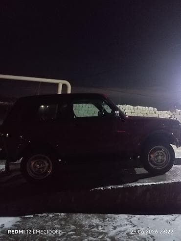 cherry maşın: VAZ (LADA) 4x4 Niva: 1.8 l | 1991 il Ofrouder/SUV — 2