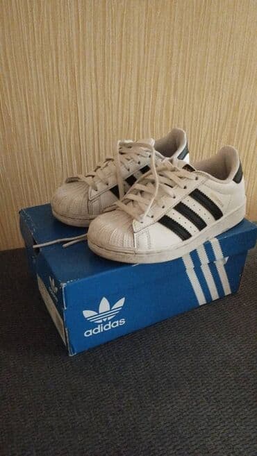 uwaq ucun tortlar: Uniseks, 29, Adidas — 1